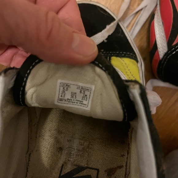 Vans - Picture 3 of 3